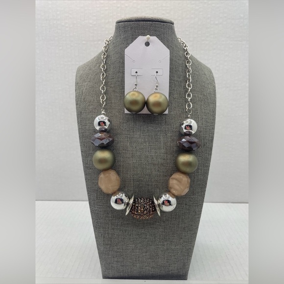 Paparazzi “A Warm Welcome”Brown, Copper And Silver Beaded Necklace with Earrings - Picture 1 of 13